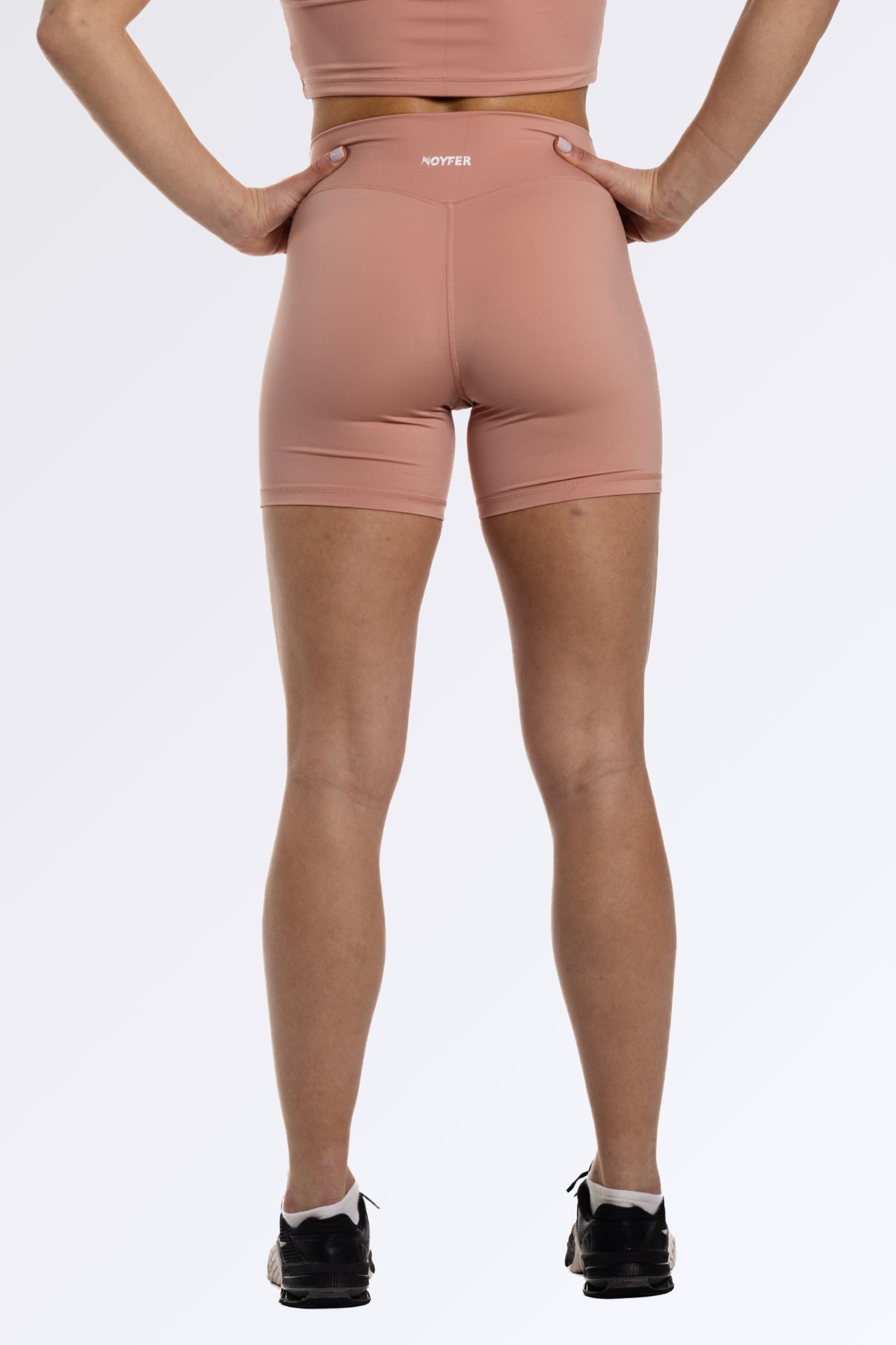 Short Seti Nude